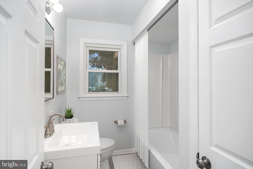 231 W Linden Ave