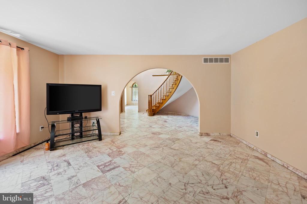 4 Kimberly Ct