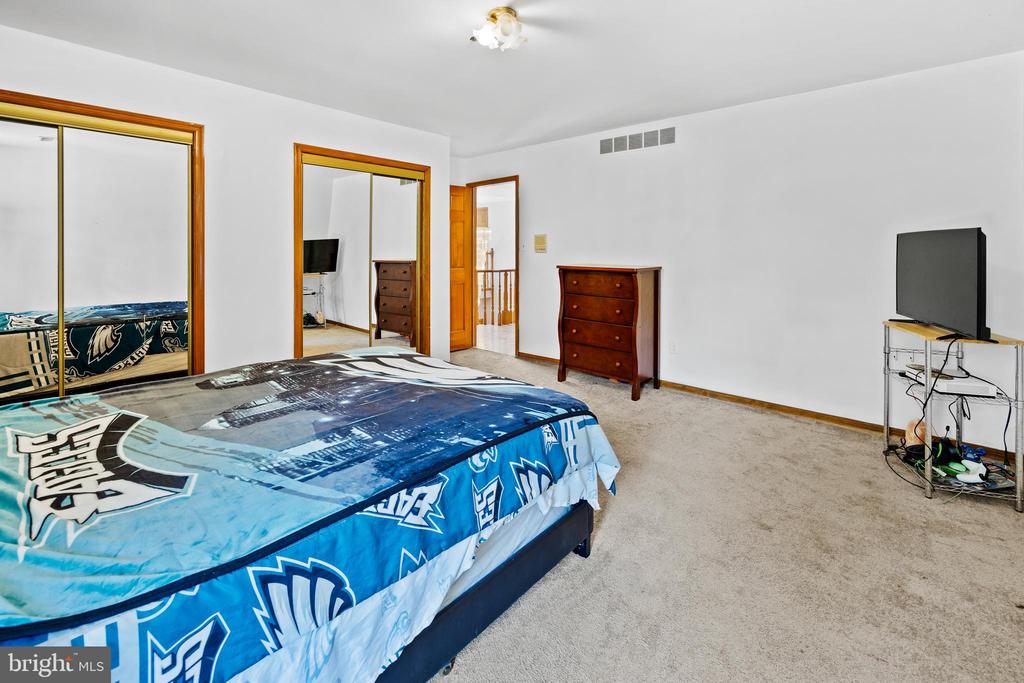 4 Kimberly Ct