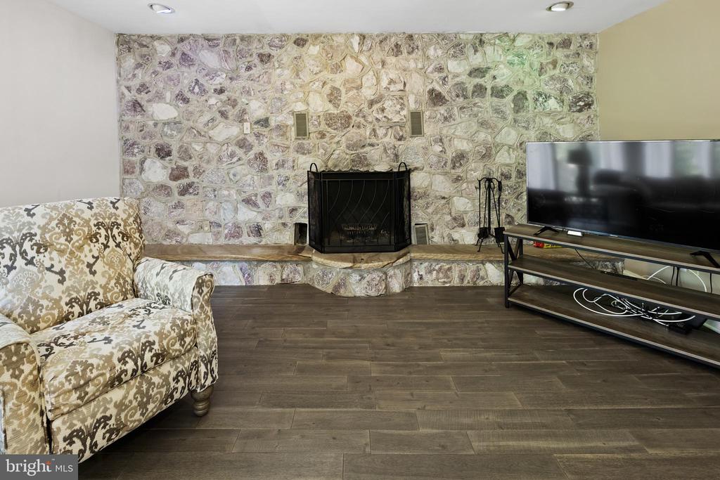 4 Kimberly Ct