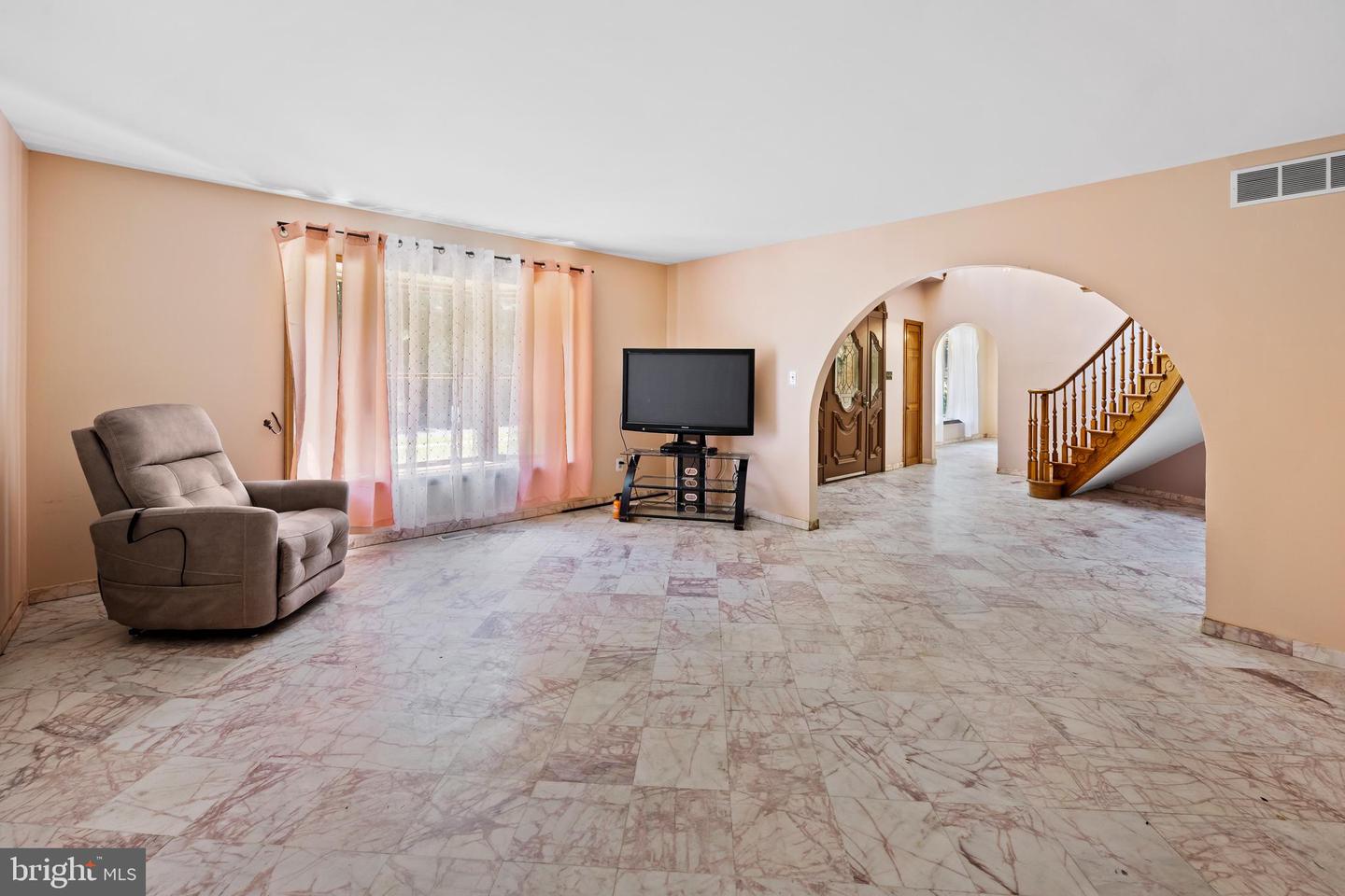 4 Kimberly Ct