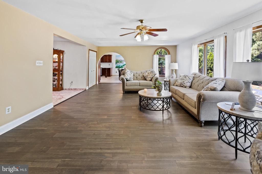 4 Kimberly Ct