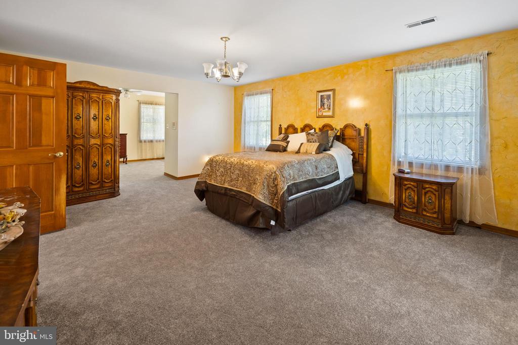 4 Kimberly Ct