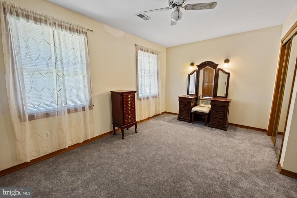 4 Kimberly Ct