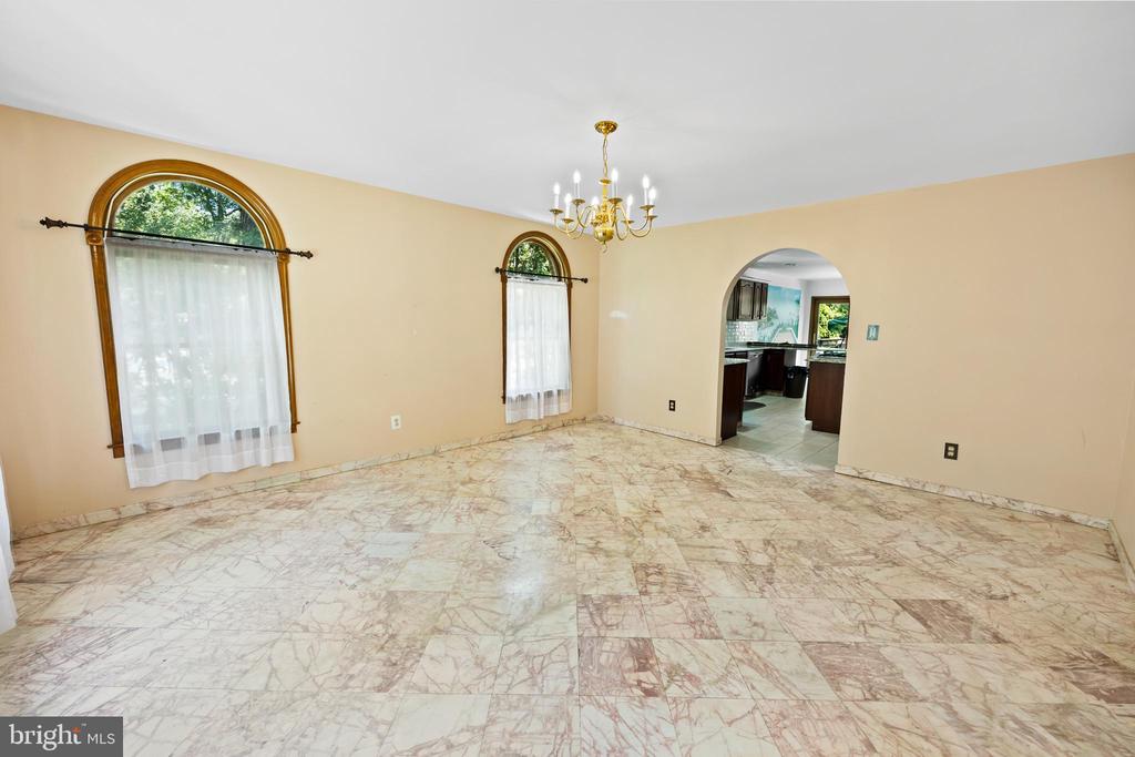 4 Kimberly Ct
