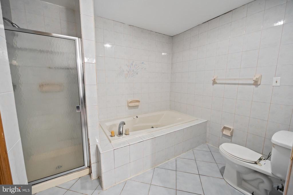 4 Kimberly Ct