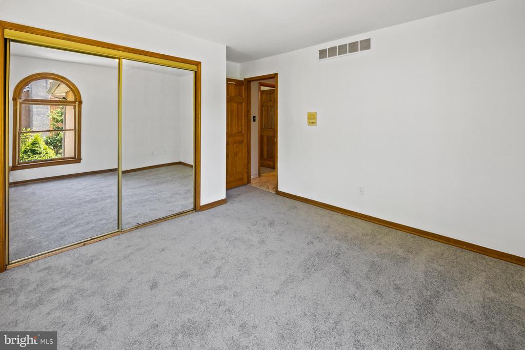 4 Kimberly Ct
