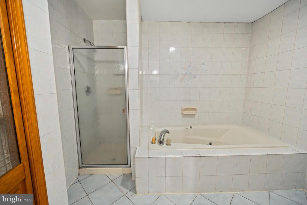 4 Kimberly Ct