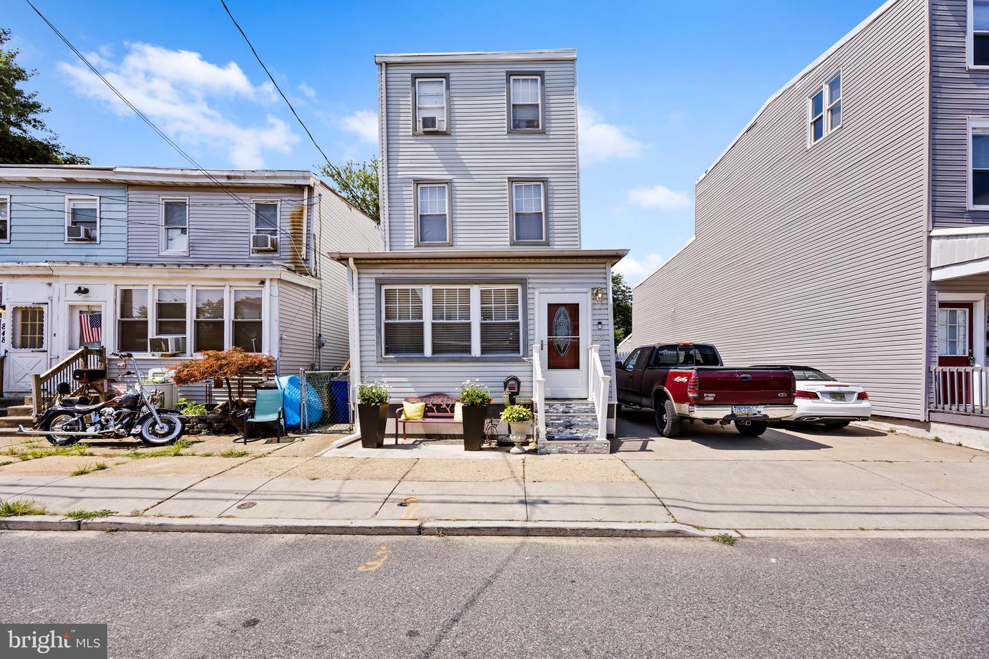 844 Cumberland St