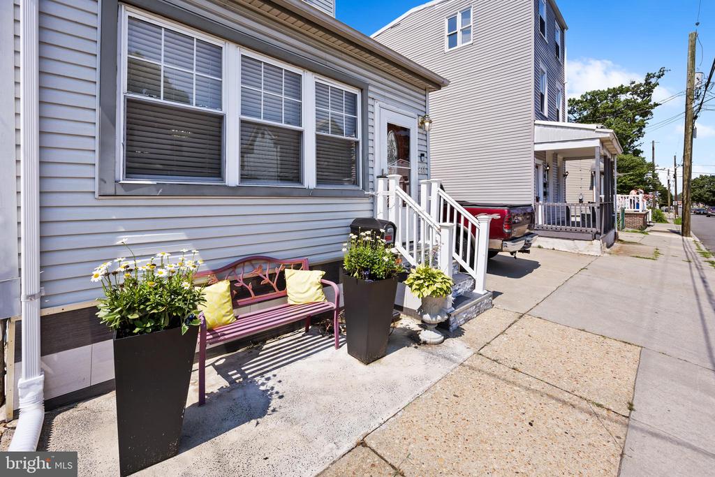 844 Cumberland St
