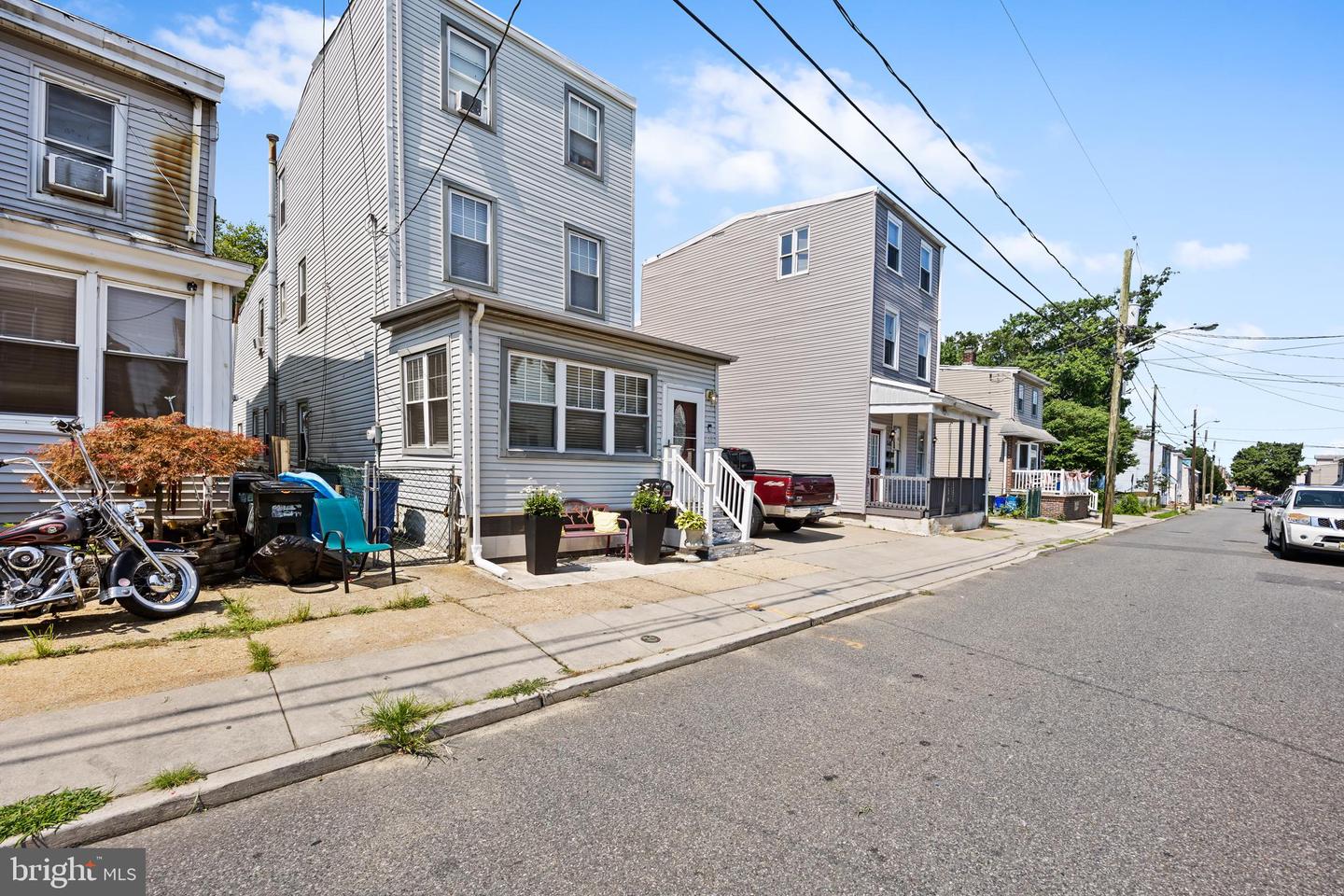844 Cumberland St