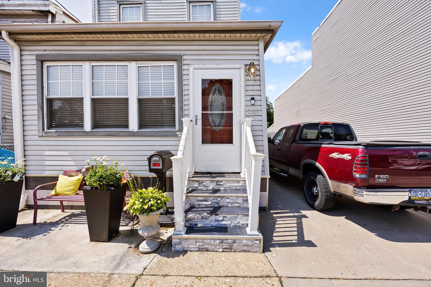 844 Cumberland St