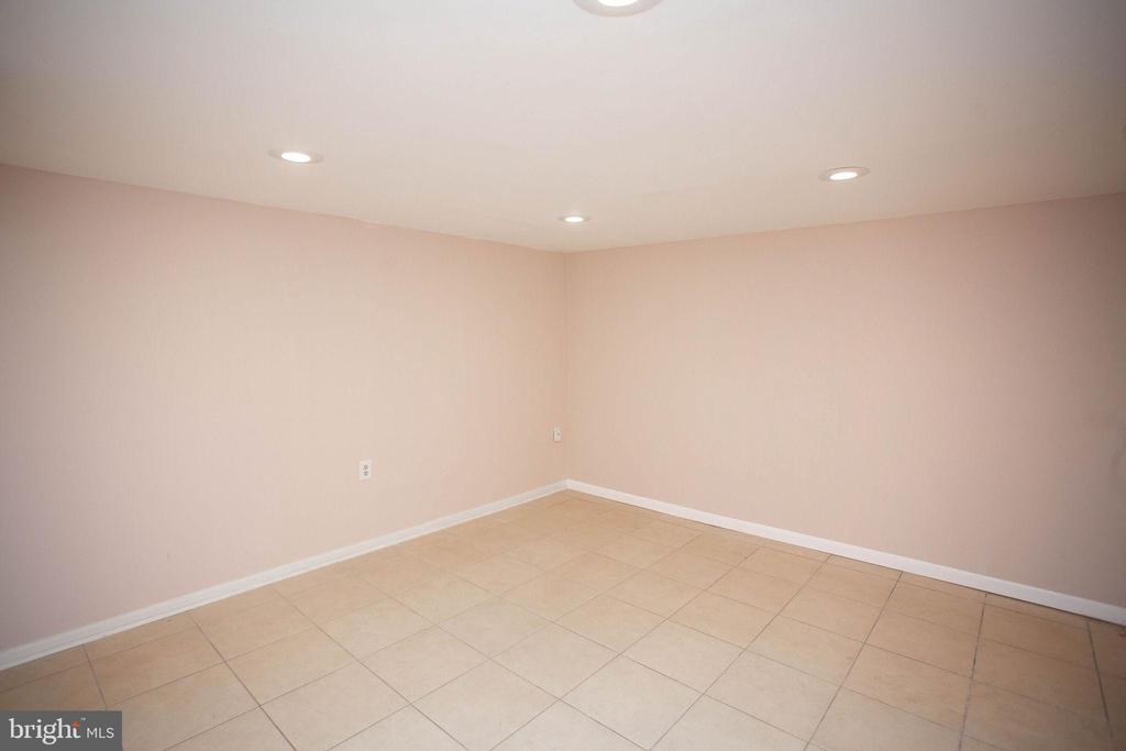 841 GROVE ST
