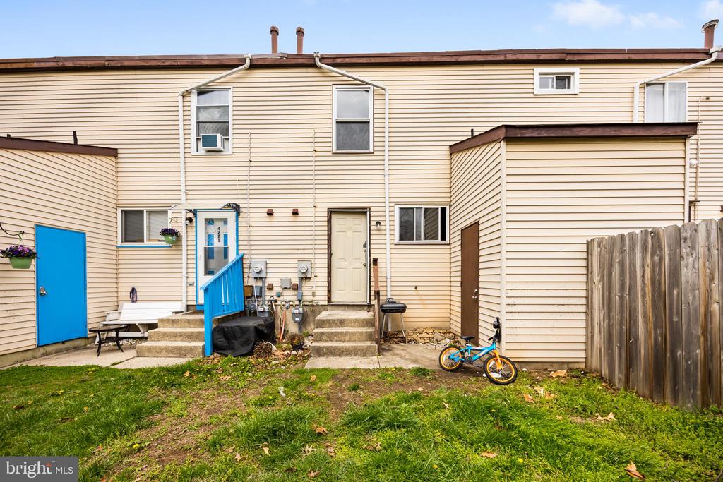 4236 Johnson Ct