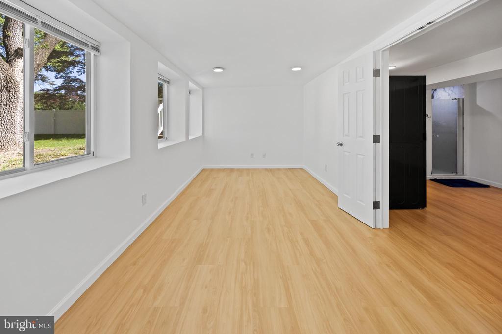 218 Rhode Island Ave