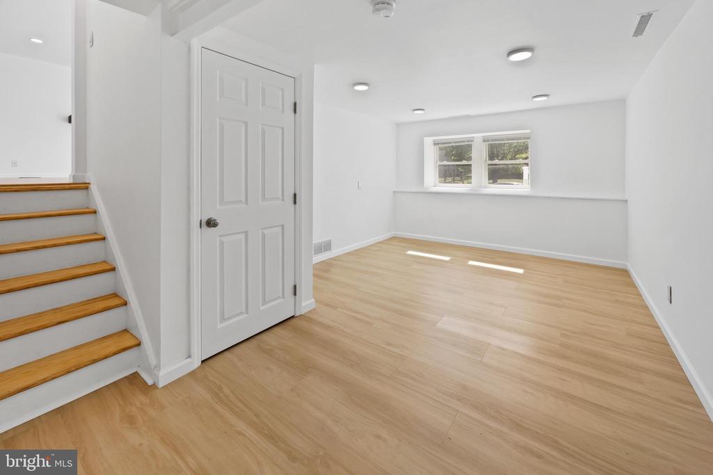 218 Rhode Island Ave