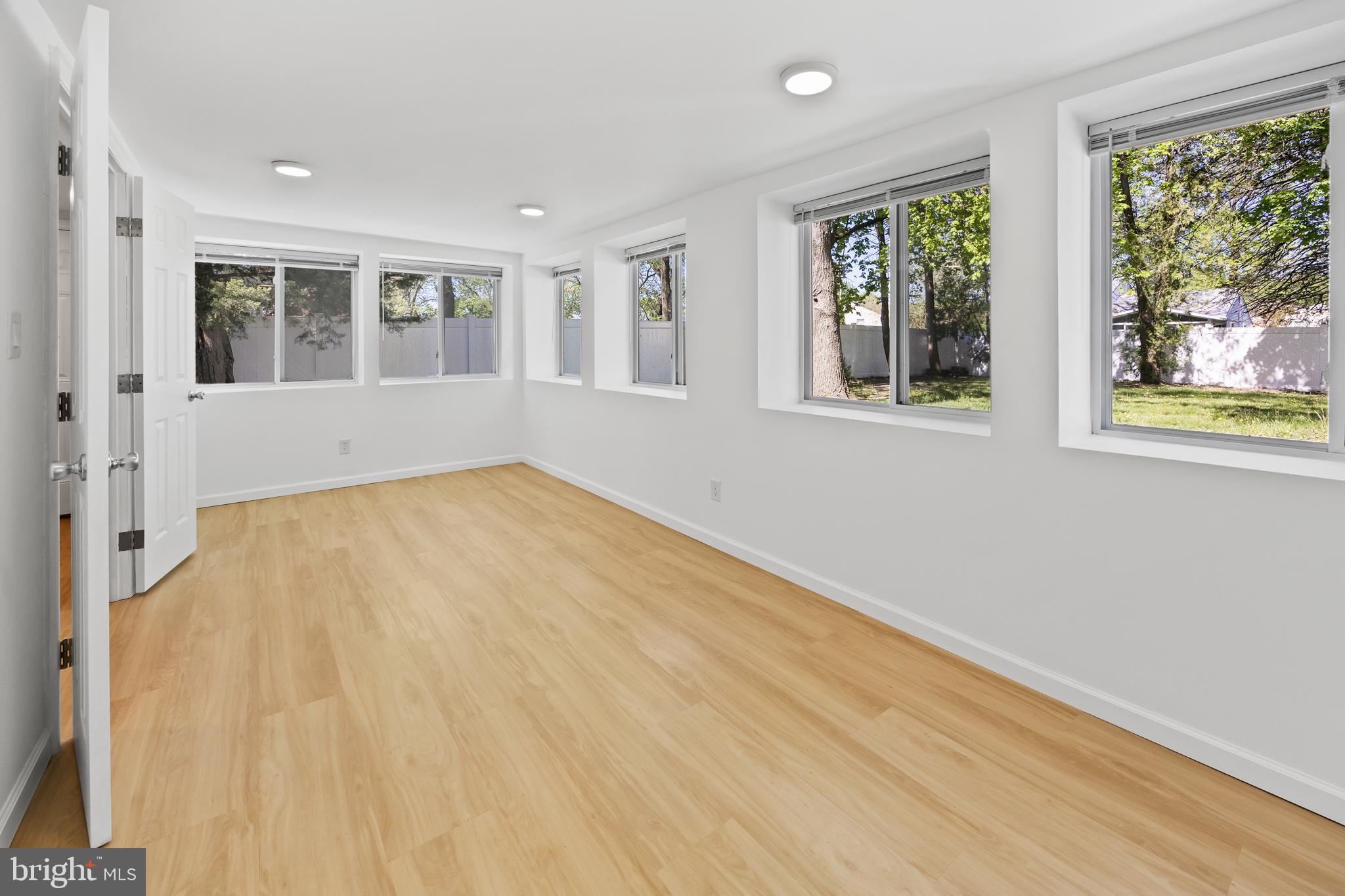 218 Rhode Island Ave