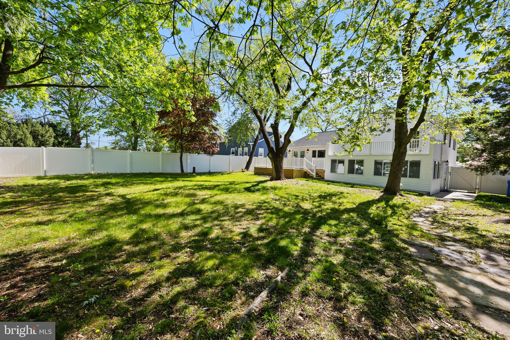 218 Rhode Island Ave