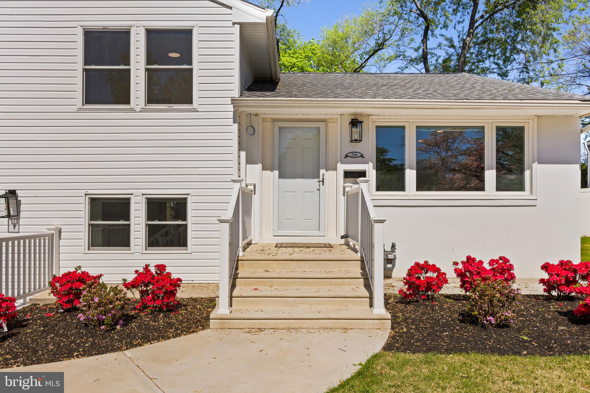 218 Rhode Island Ave