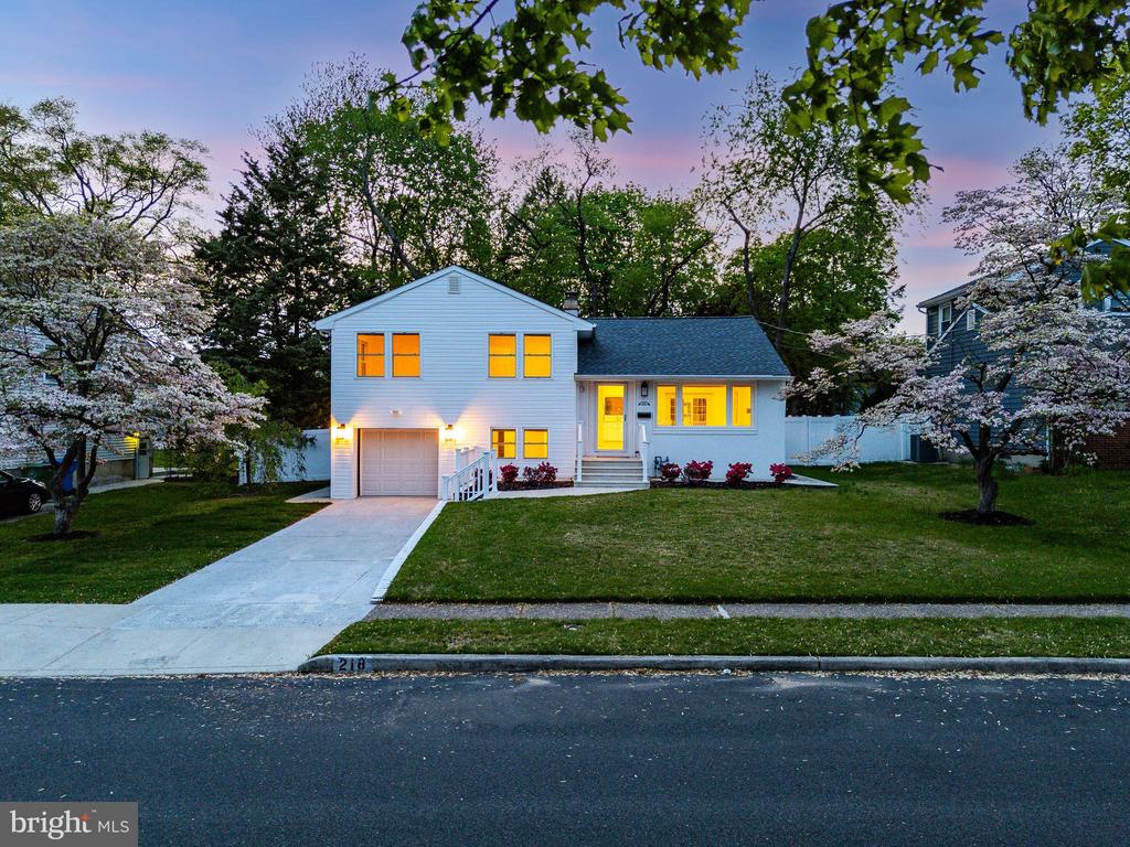 218 Rhode Island Ave