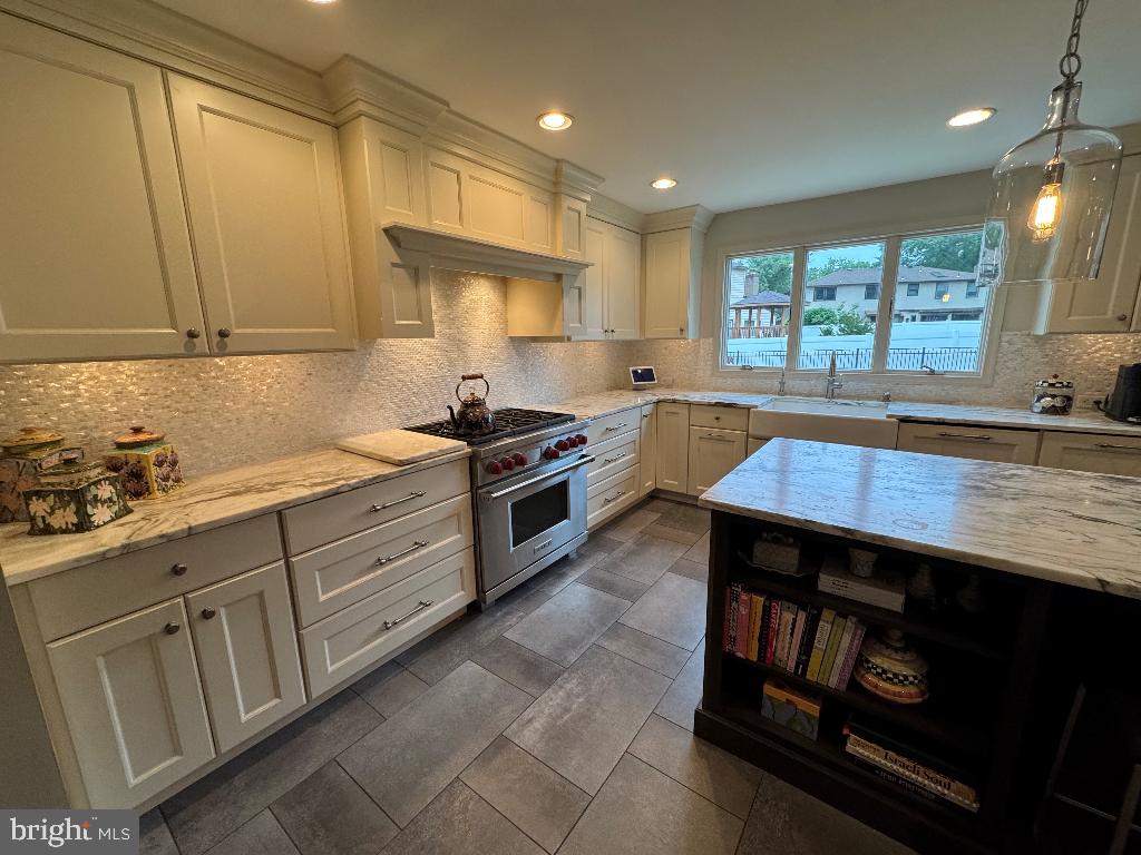 1041 Bobwhite Dr