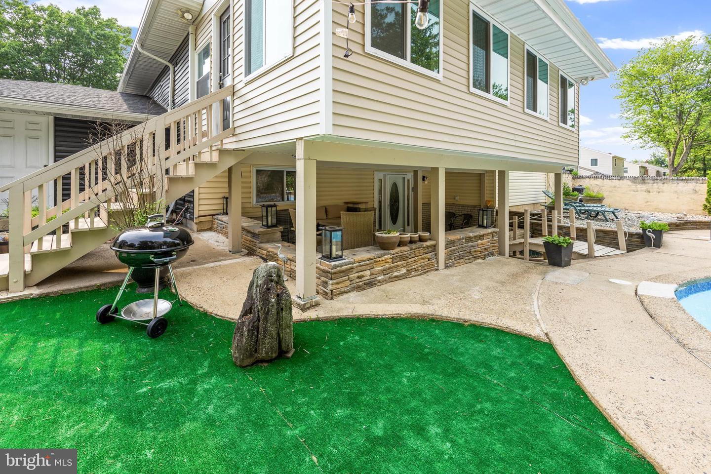 5 Strathmore Dr