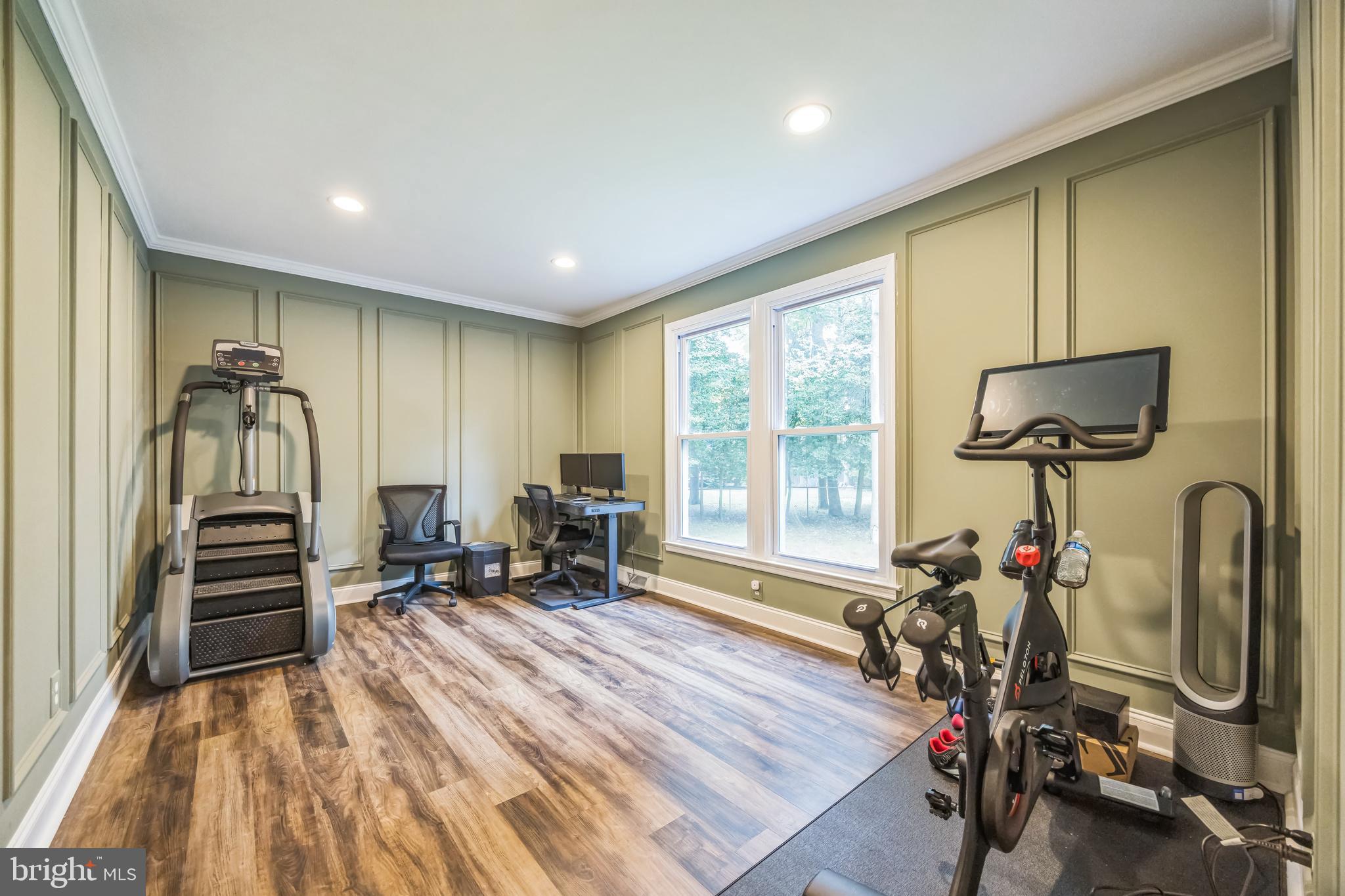 1809 E FIRESIDE COURT