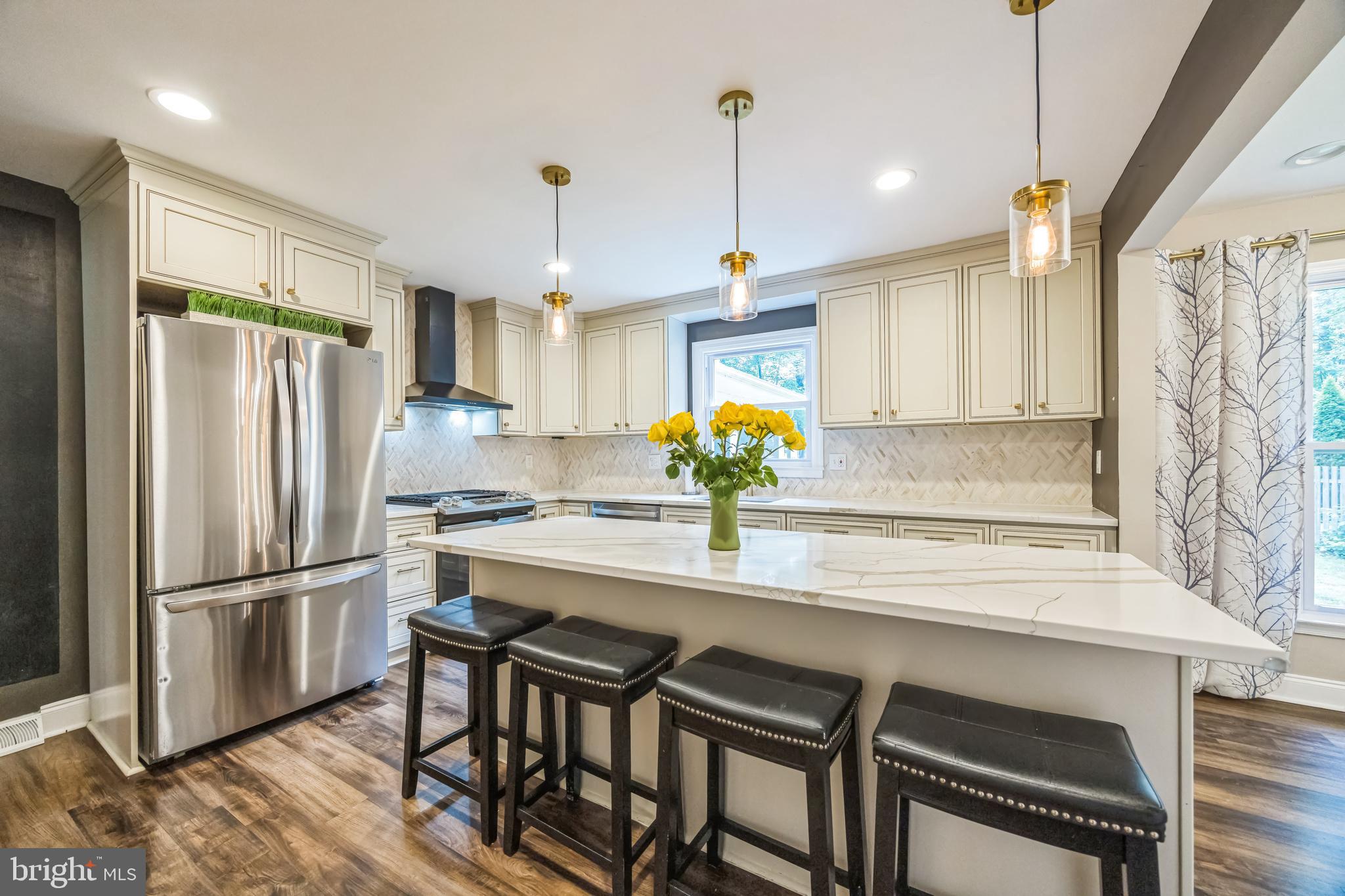 1809 E FIRESIDE COURT