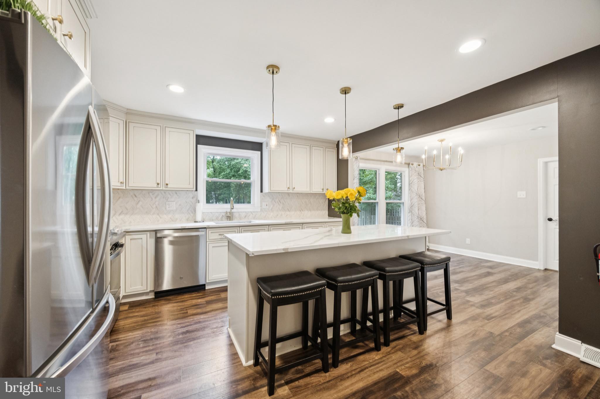 1809 E FIRESIDE COURT