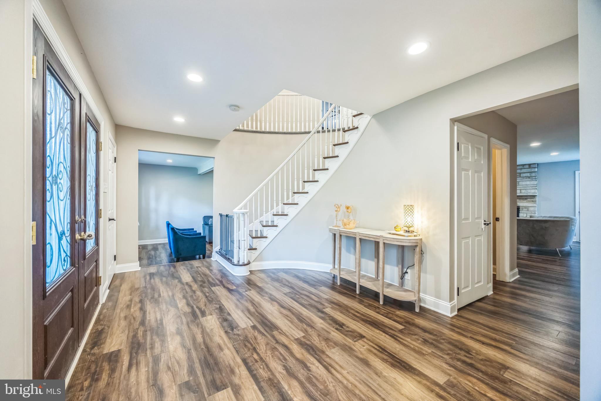 1809 E FIRESIDE COURT