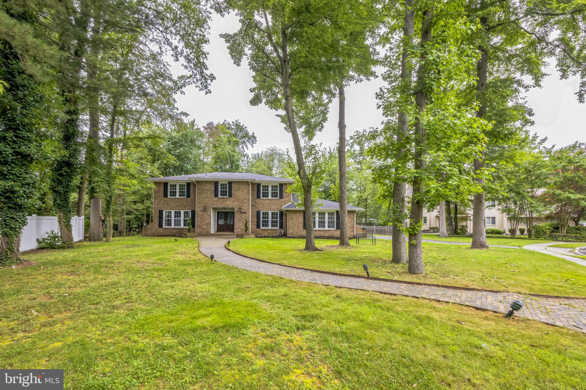 1809 E FIRESIDE COURT