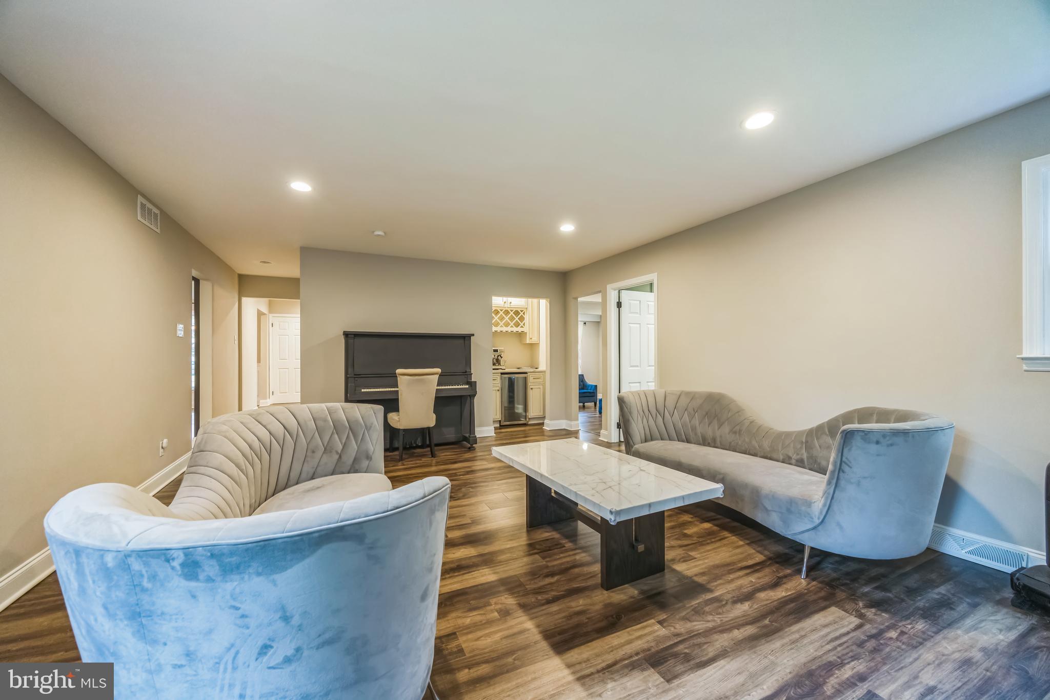 1809 E FIRESIDE COURT