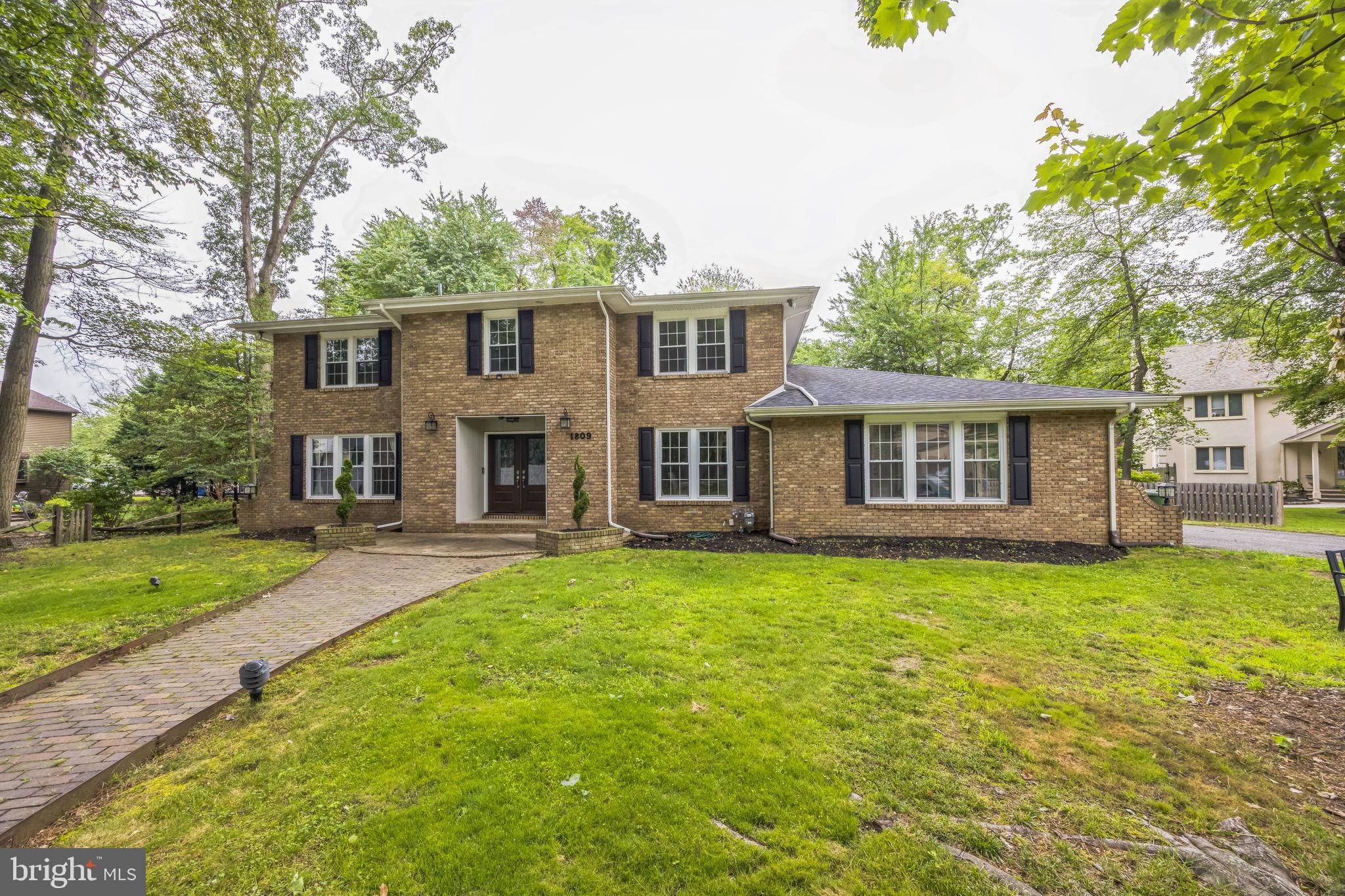 1809 E FIRESIDE COURT