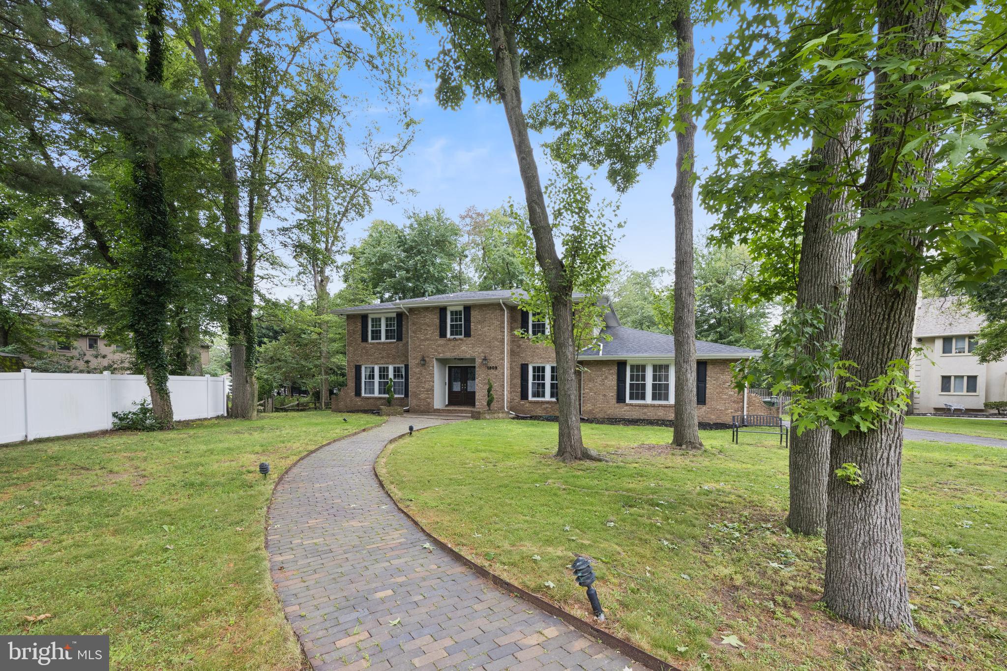 1809 E FIRESIDE COURT