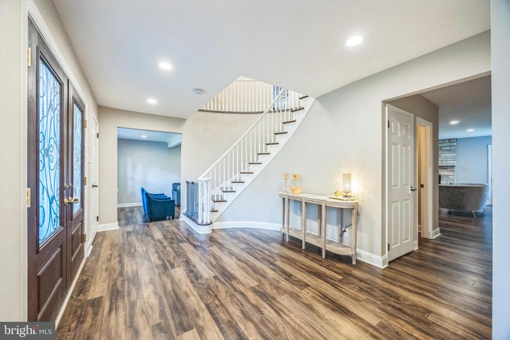 1809 E FIRESIDE COURT