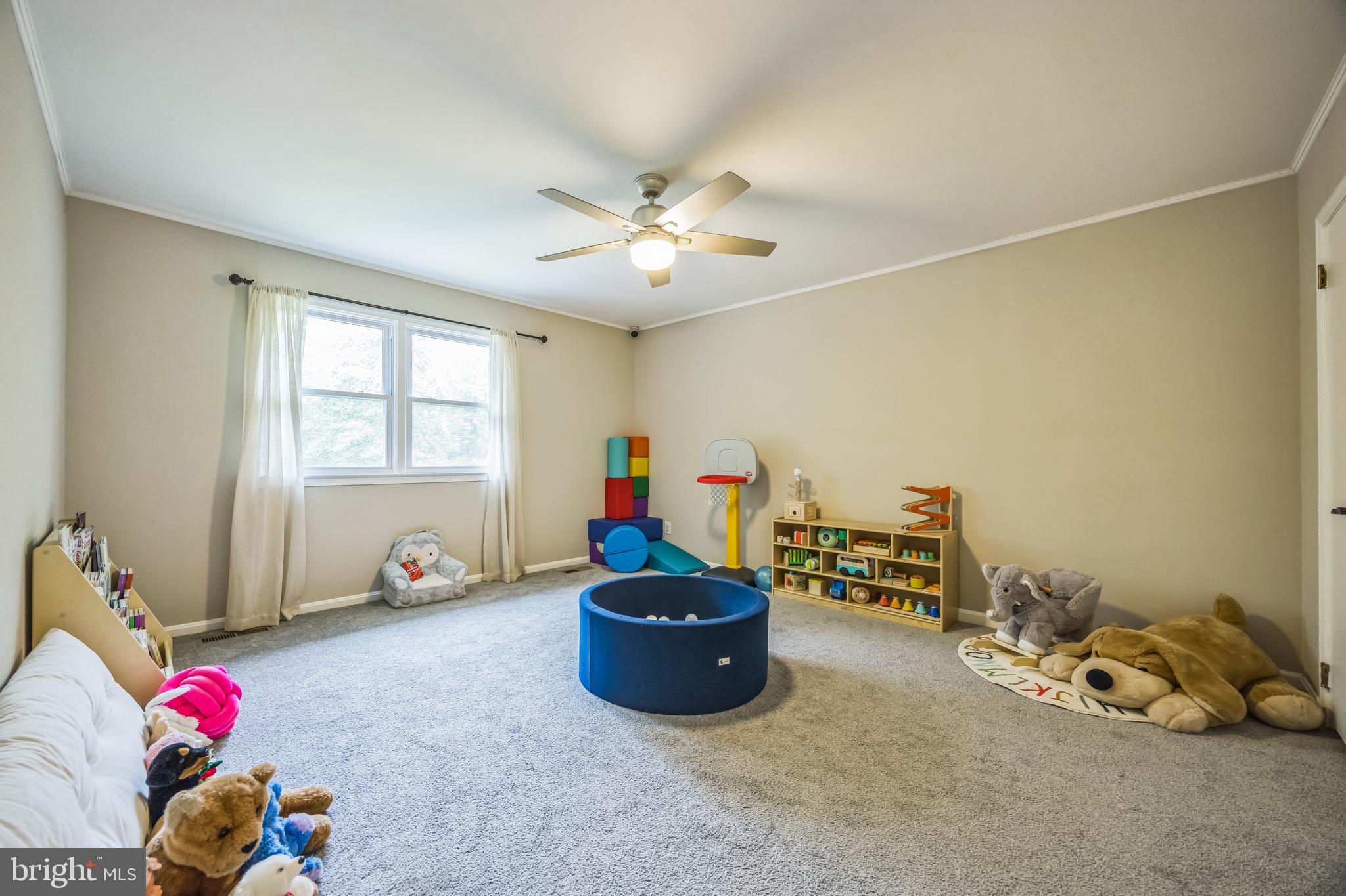 1809 E FIRESIDE COURT