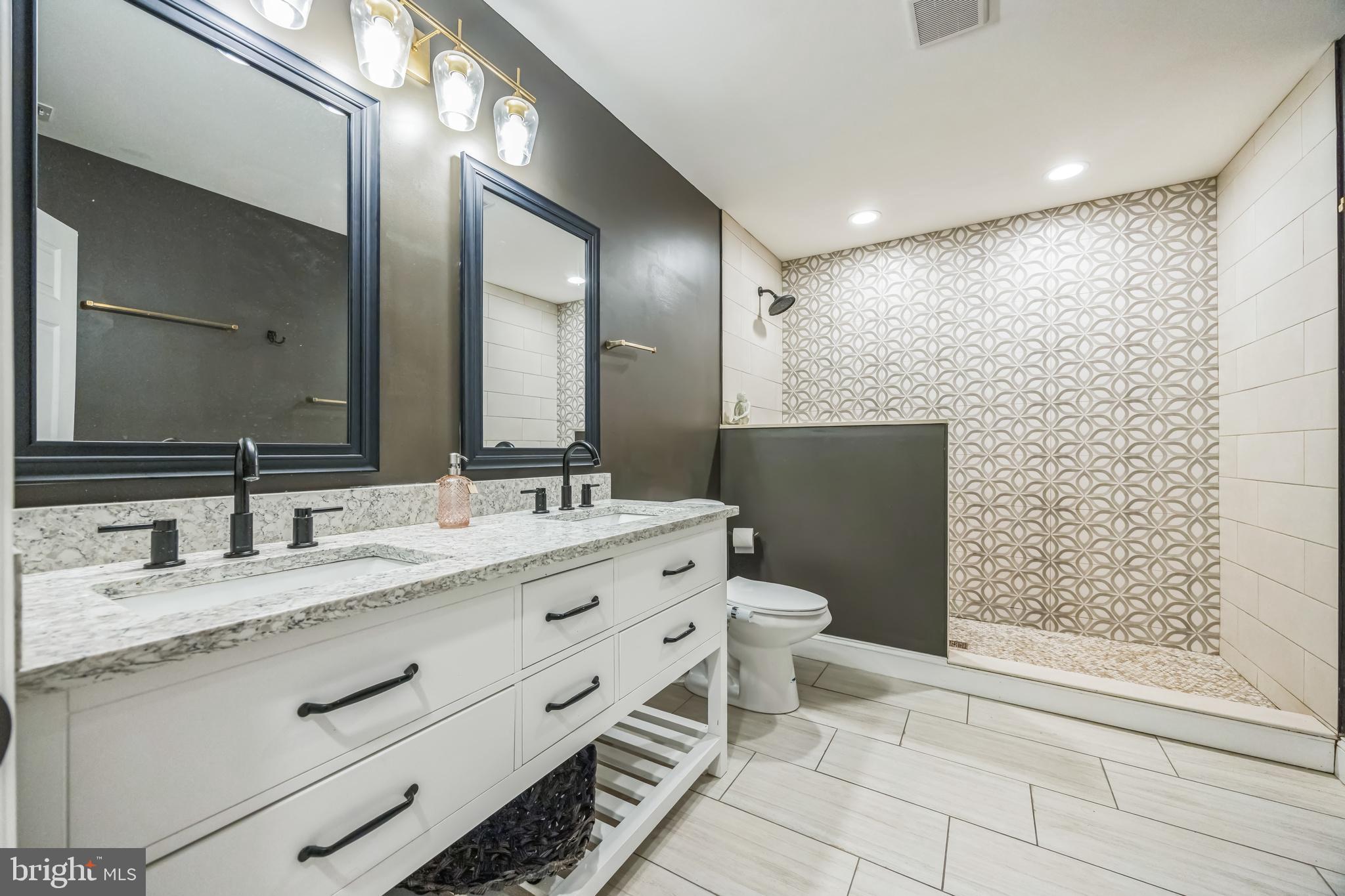 1809 E FIRESIDE COURT