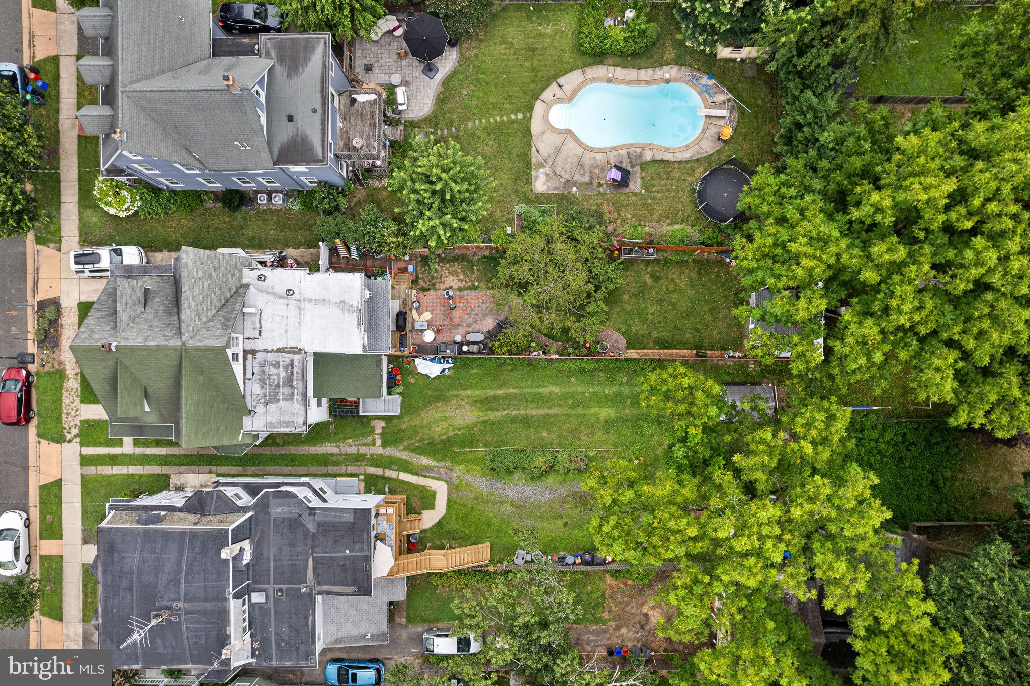 122 W COTTAGE AVENUE