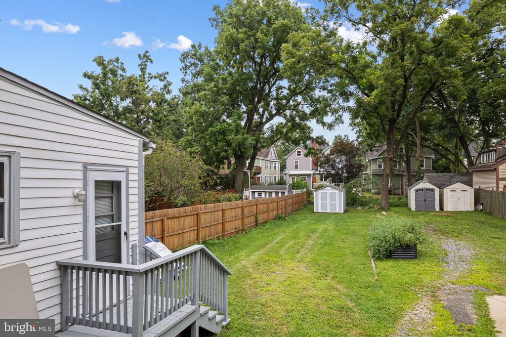 122 W COTTAGE AVENUE
