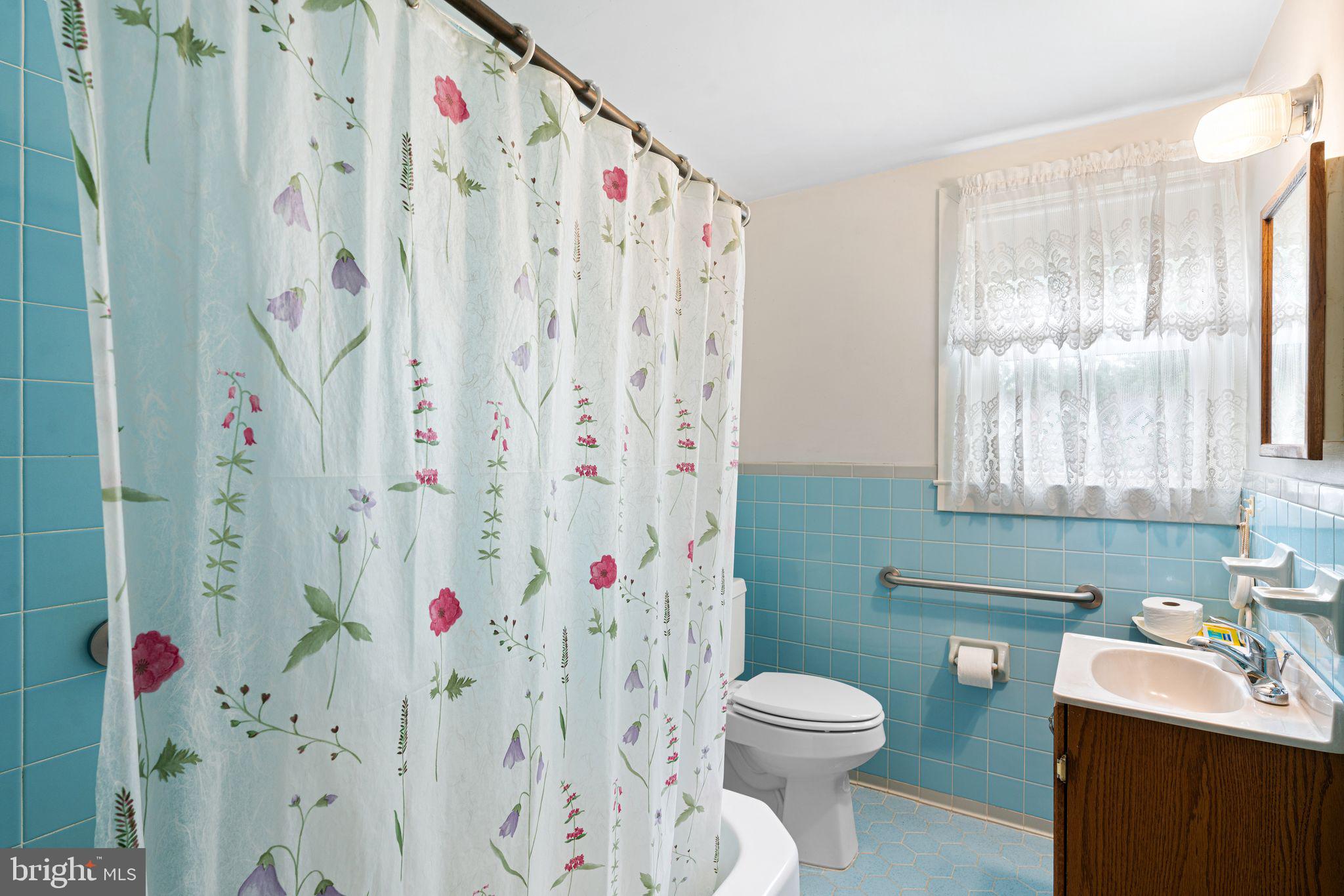 122 W COTTAGE AVENUE