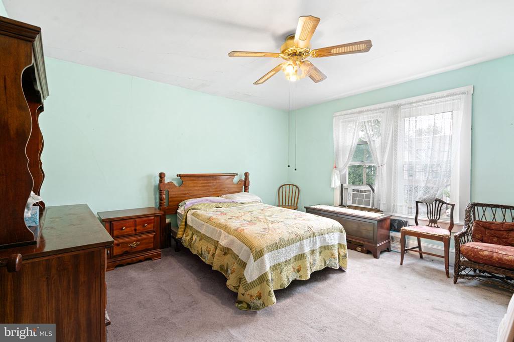 122 W COTTAGE AVENUE
