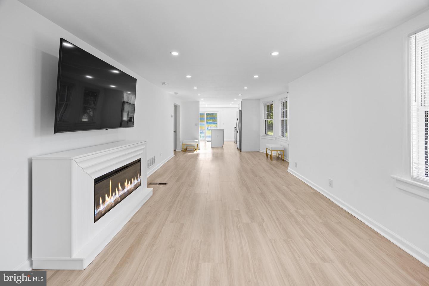 653 Kenilworth Ave
