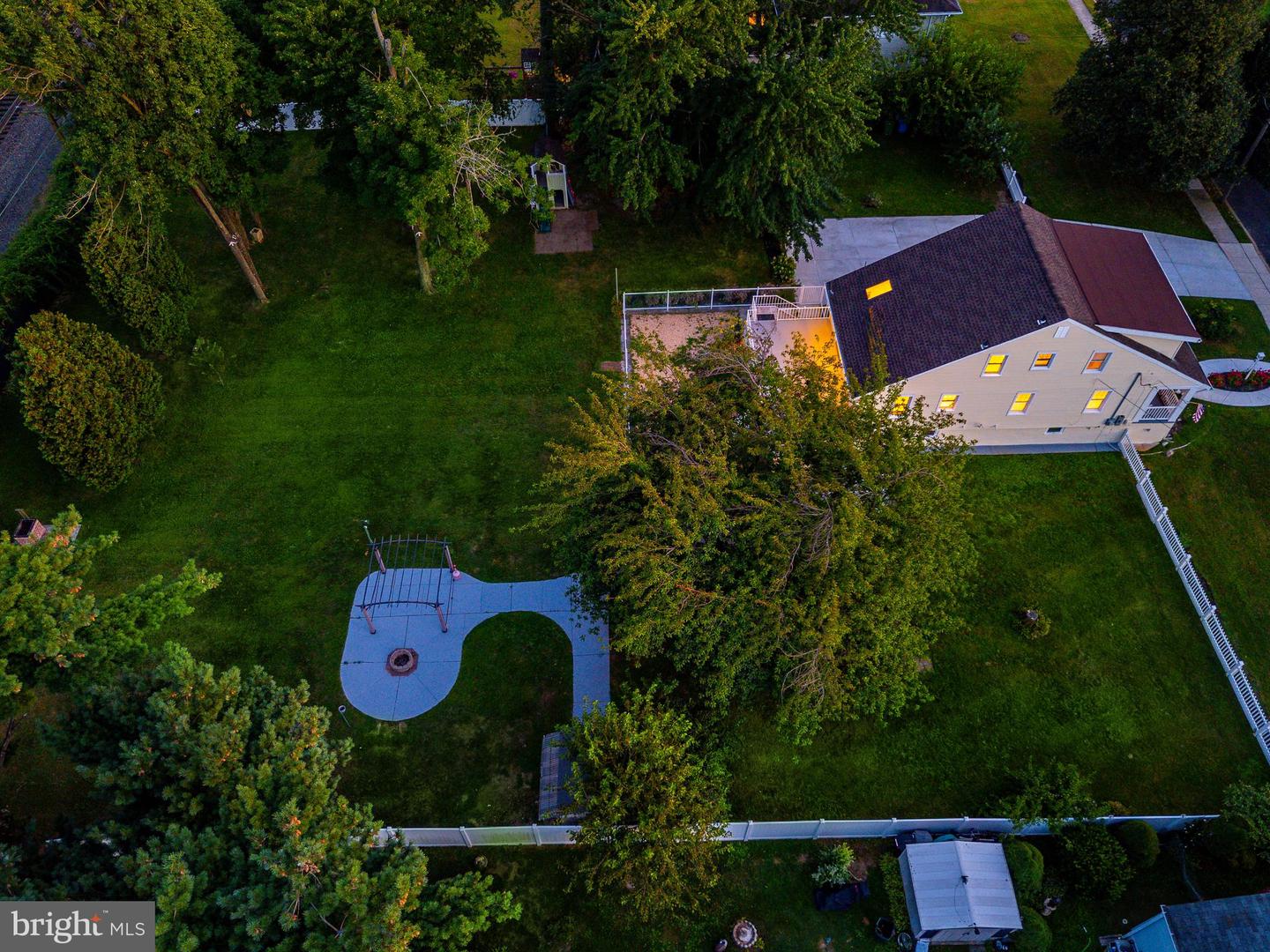 653 Kenilworth Ave