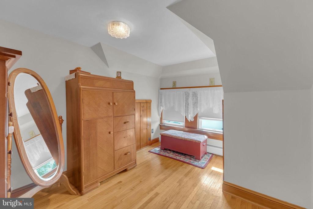 162 EDGEWOOD AVENUE