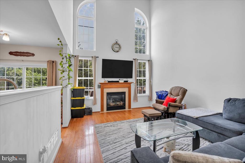 144 PENNSBURY LN