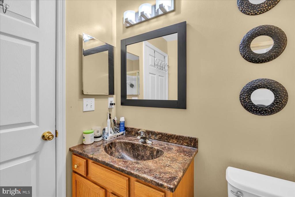 144 PENNSBURY LN