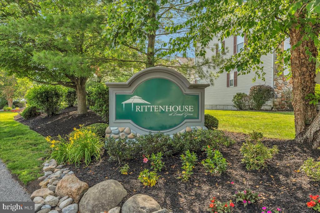 144 PENNSBURY LN