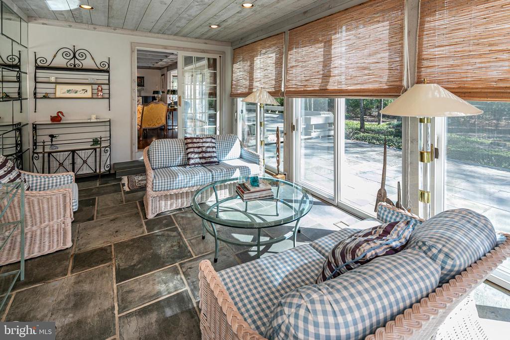 296 Wendover Dr