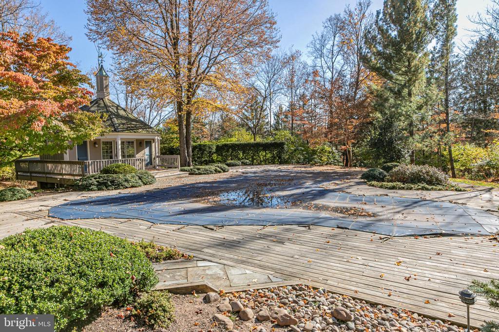 296 Wendover Dr