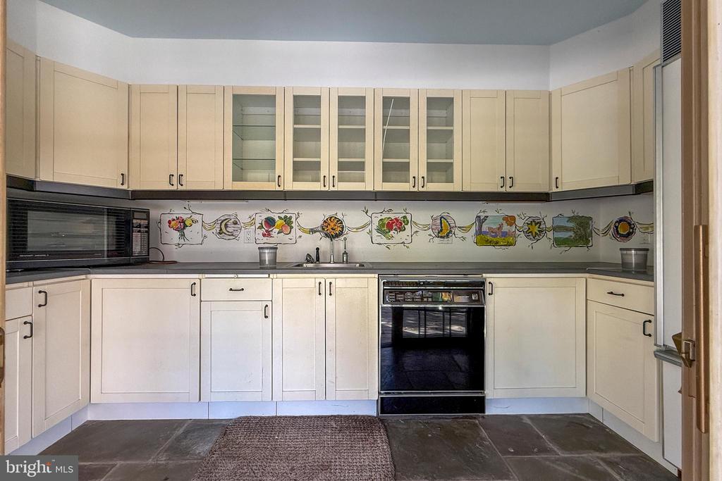 296 Wendover Dr